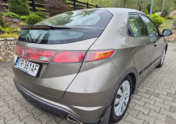 Honda Civic cena 10600 przebieg: 402000, rok produkcji 2006 z Kraków małe 379